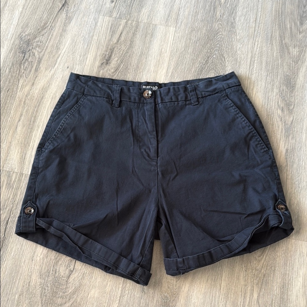Buffalo David Bitton Mid rise short Carlisle size 8